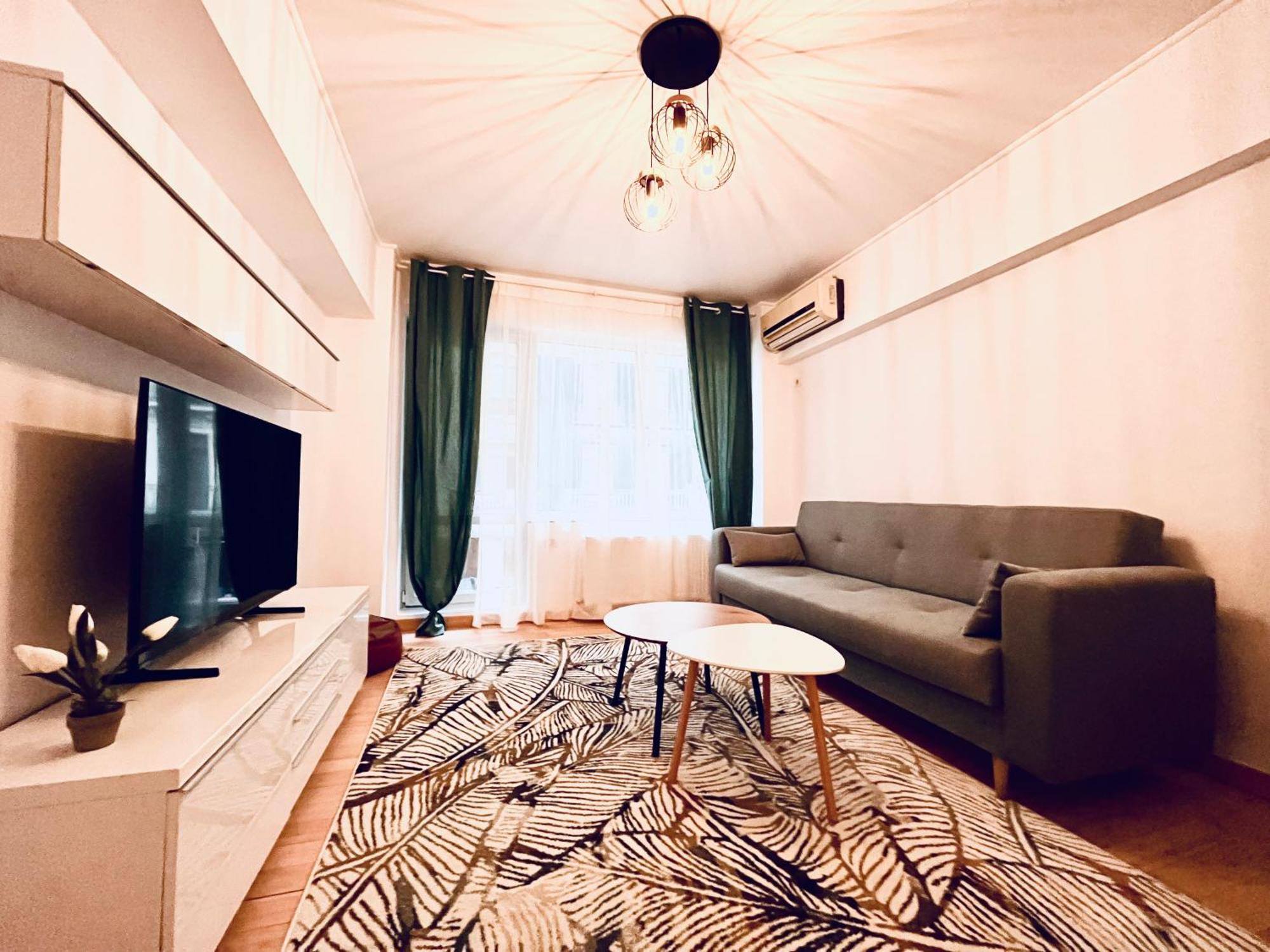 Cozy Apartment With Balcony Bucharest Luaran gambar