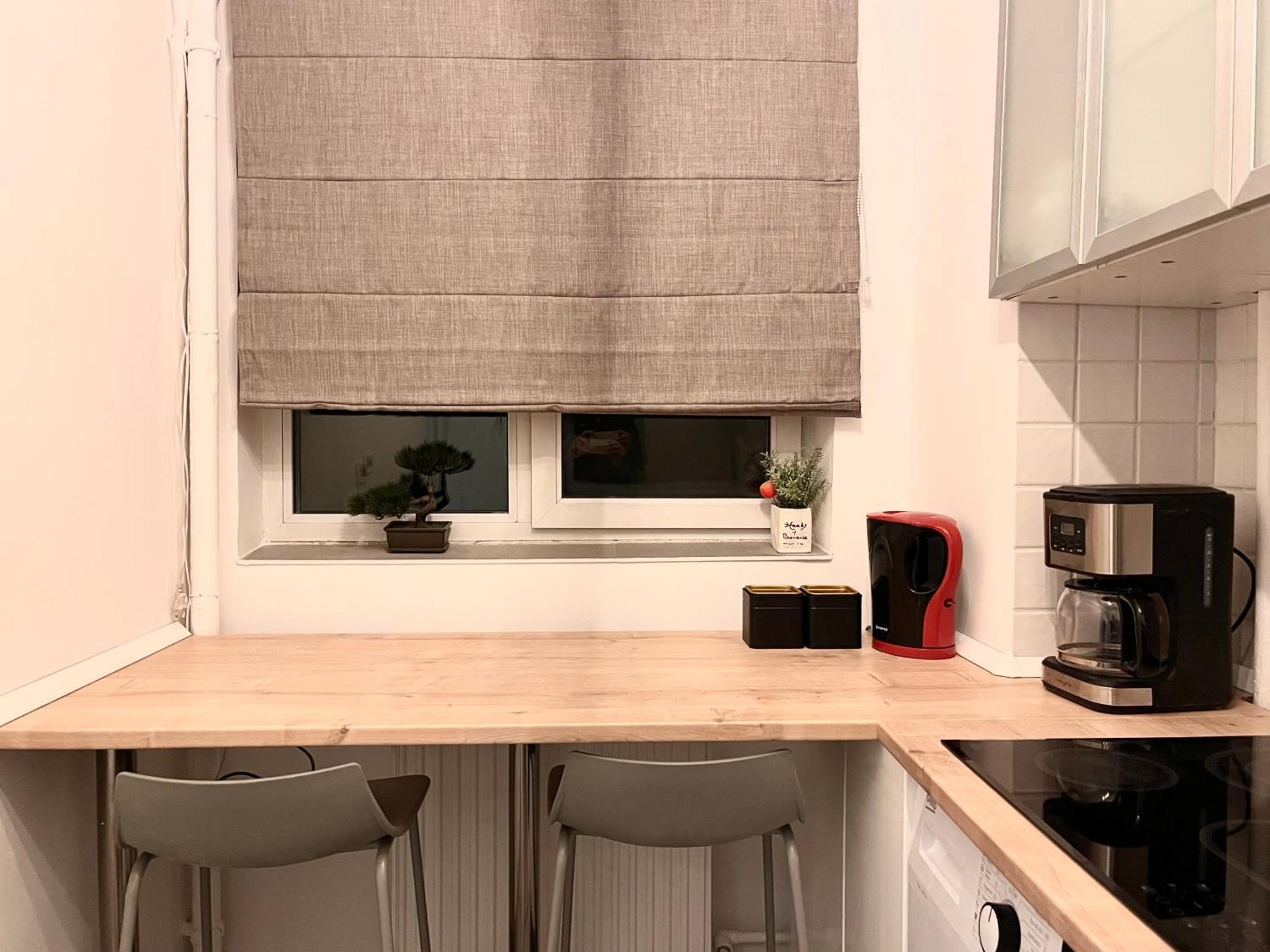 Cozy Apartment With Balcony Bucharest Luaran gambar
